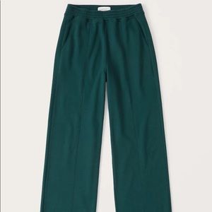 Abercrombie Wide Leg Sweatpants in Green- Size S